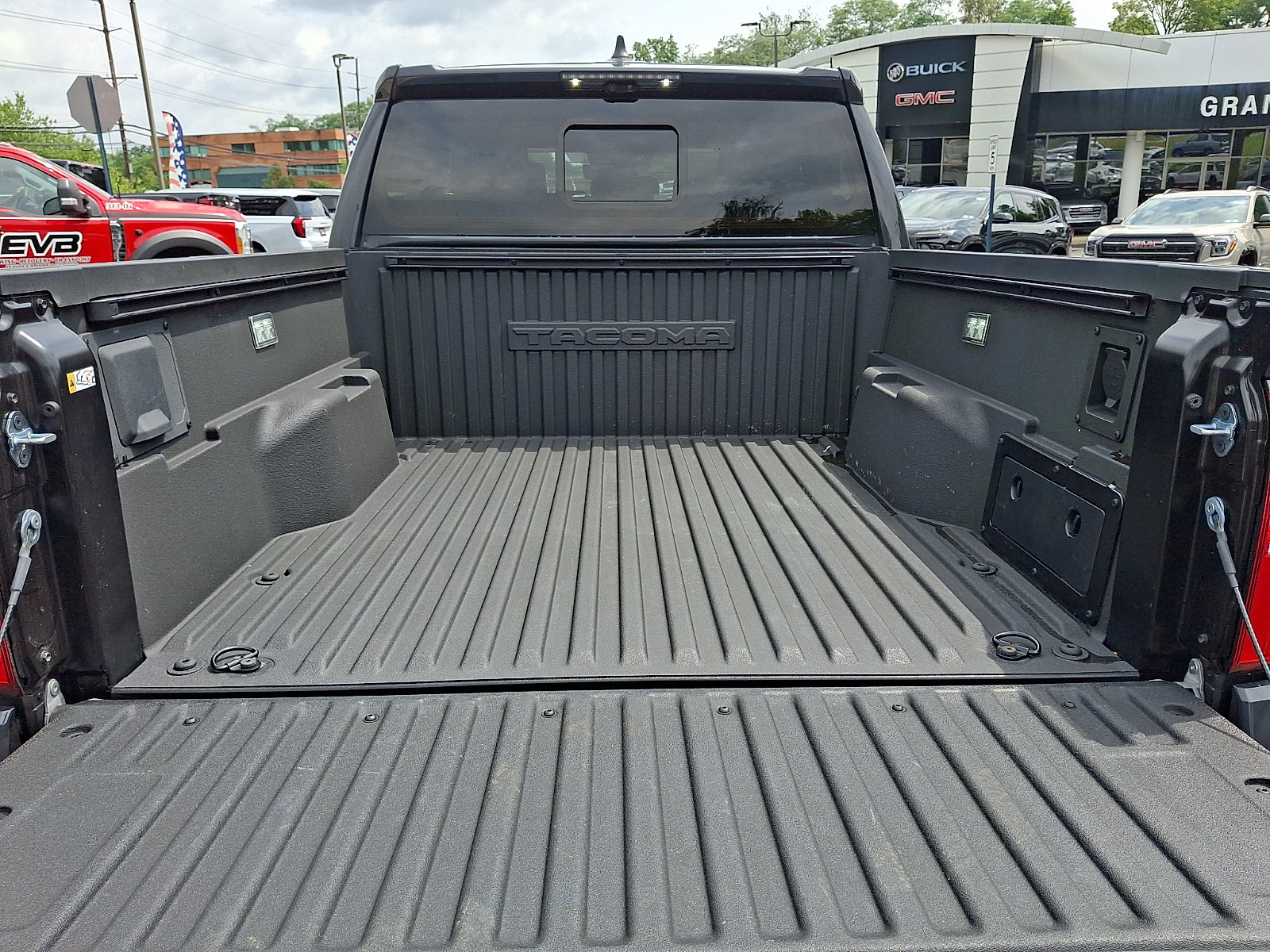 Used 2025 Toyota Tacoma Limited AWD/4WD image 29