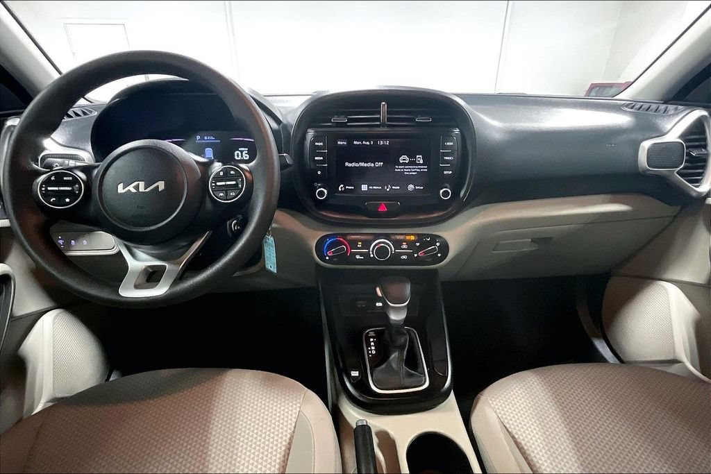 Used 2023 Kia Soul LX FWD image 18