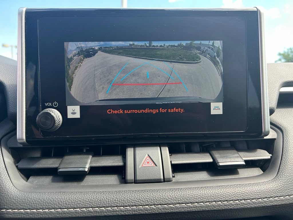 Used 2025 Toyota RAV4 XLE AWD/4WD image 17