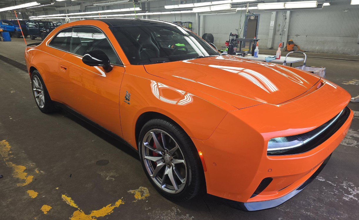 Used 2024 Dodge Charger Daytona Scat Pack w/ Plus Group image 2