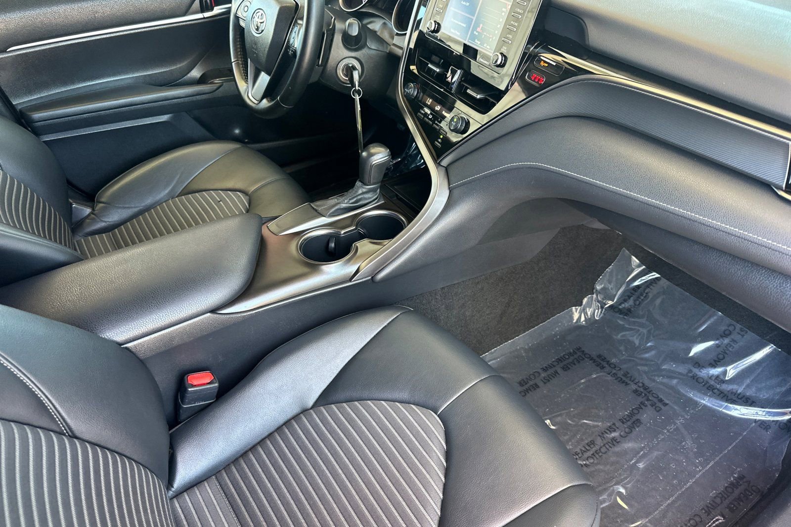 Certified 2021 Toyota Camry SE w/ Carpet Mat Package (TMS) FWD image 18