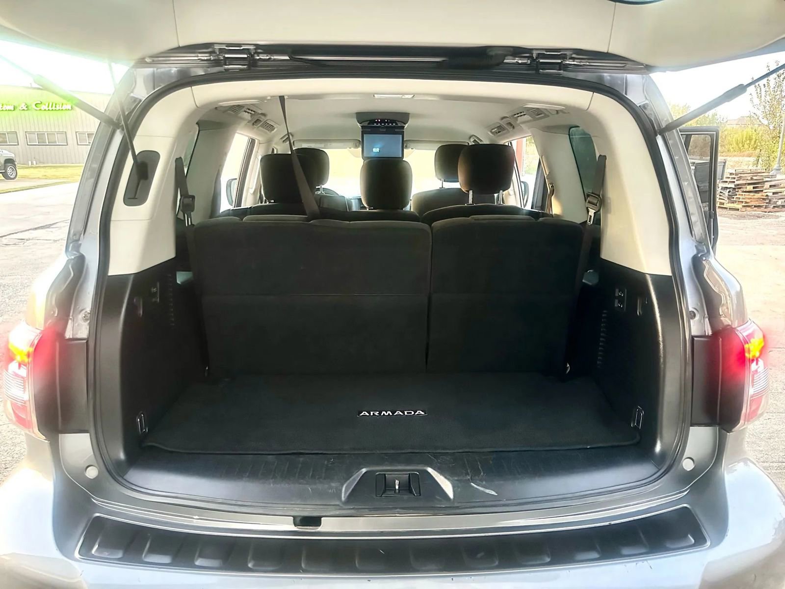 Used 2018 Nissan Armada SV w/ Driver Package image 21