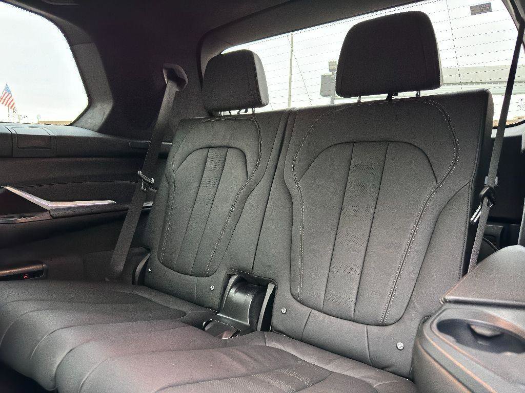 Used 2020 BMW X7 xDrive40i w/ M Sport Package image 30