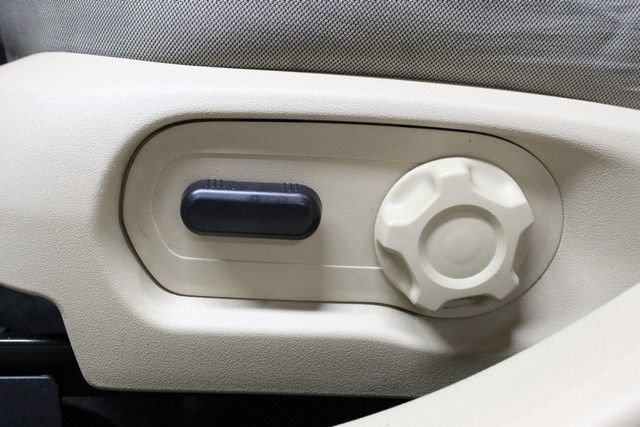 Used 2014 Ford Taurus SEL FWD image 18