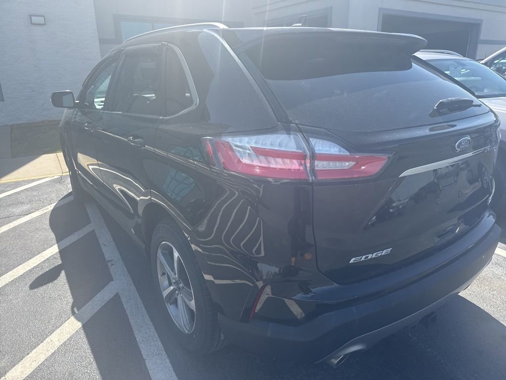 Used 2019 Ford Edge SEL w/ Equipment Group 201A image 2