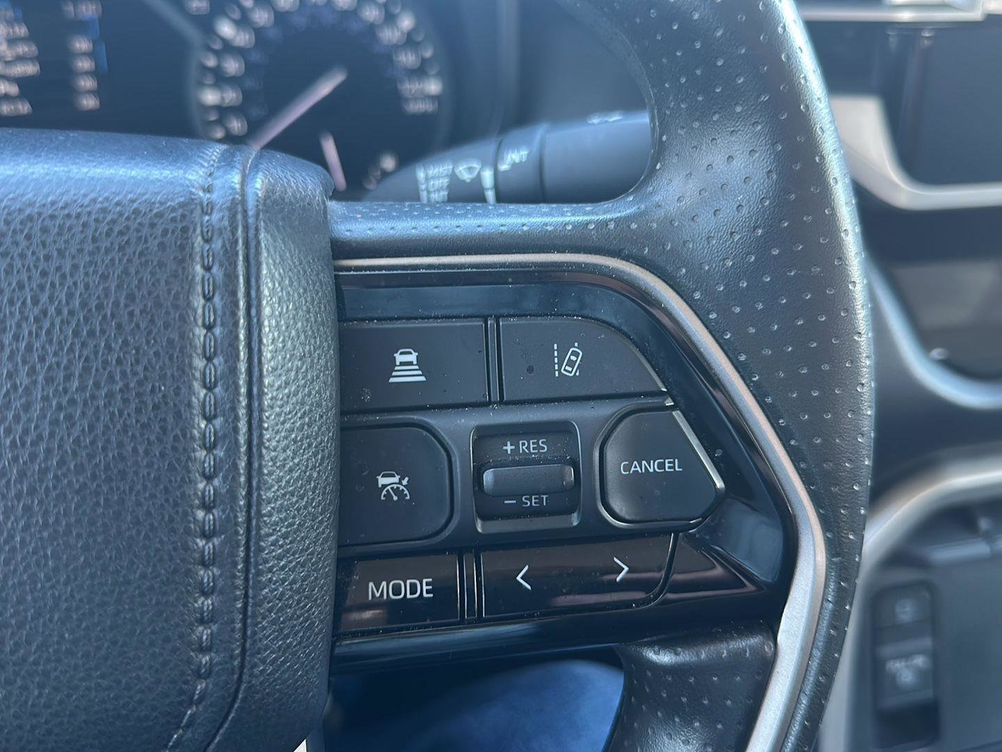 Used 2023 Toyota Tundra SR5 w/ SR5 Convenience Package AWD/4WD image 23