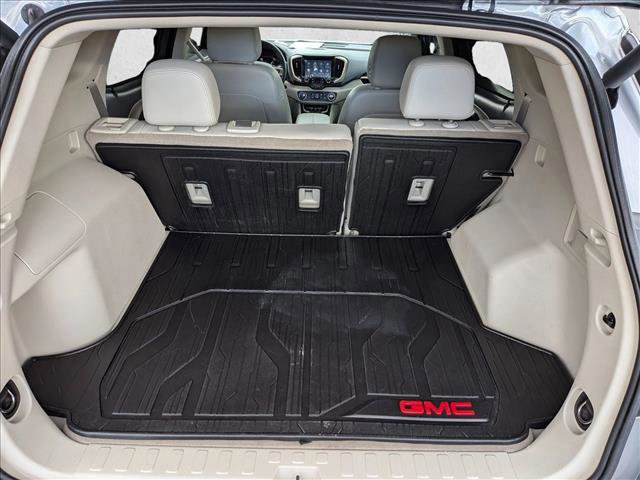 Used 2023 GMC Terrain Denali w/ Denali Premium Package image 21