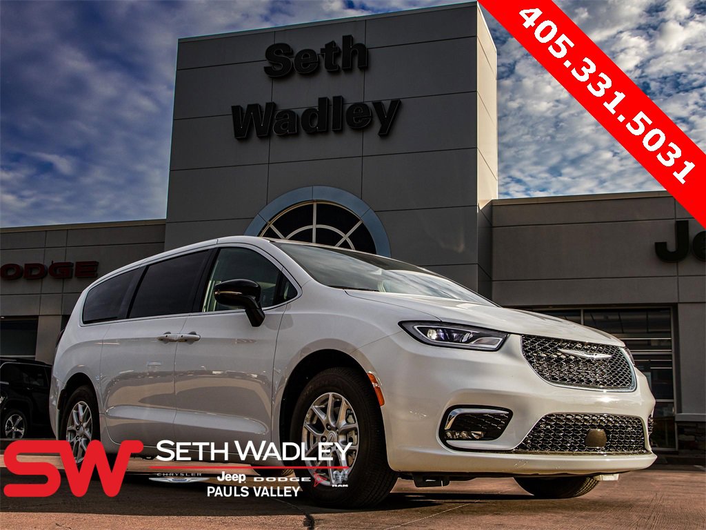 New 2026 Chrysler Pacifica Select