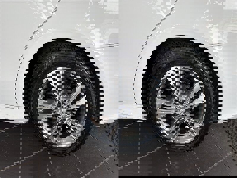 Used 2014 Mercedes-Benz E 350 4MATIC Sedan image 36