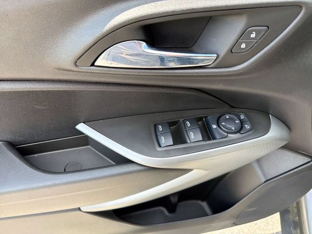 Used 2024 Chevrolet Trax LS FWD image 15