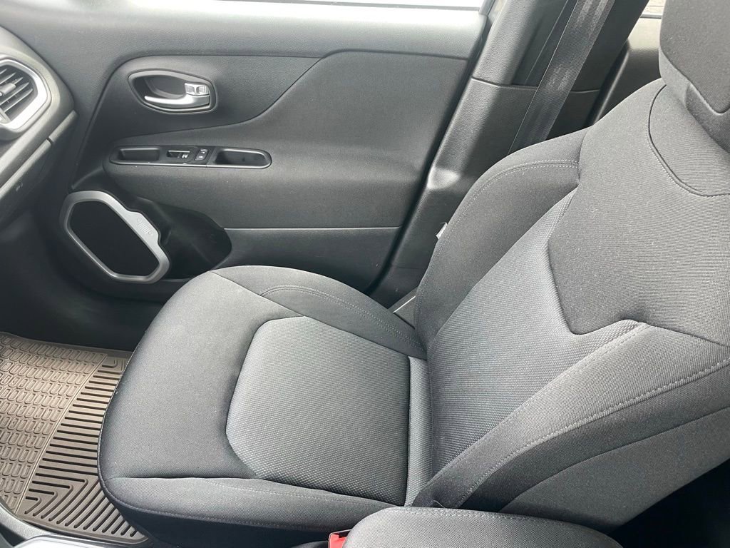 Used 2020 Jeep Renegade Sport w/ Sport Appearance Group FWD image 18