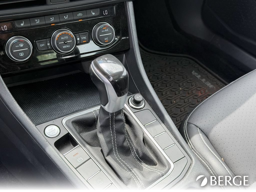 Used 2022 Volkswagen Jetta SE FWD image 22