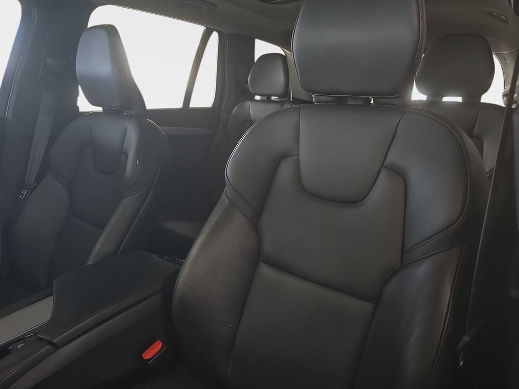 Used 2023 Volvo XC90 B5 Core AWD/4WD image 17