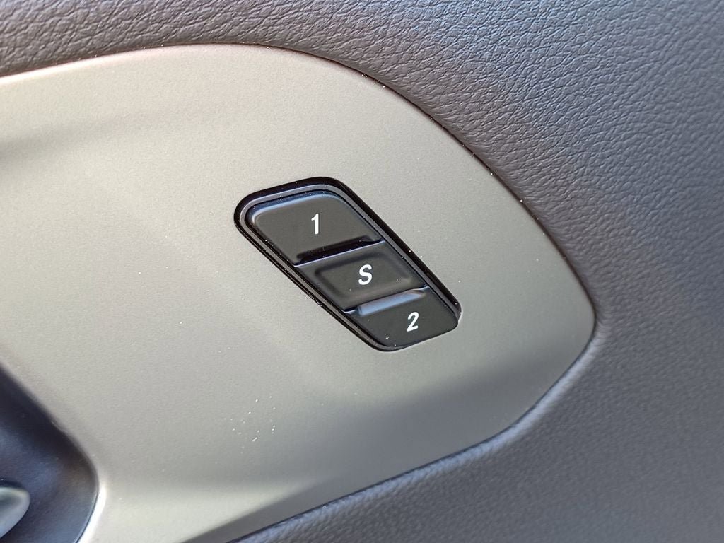 New 2027 Chrysler Pacifica Limited AWD/4WD image 12