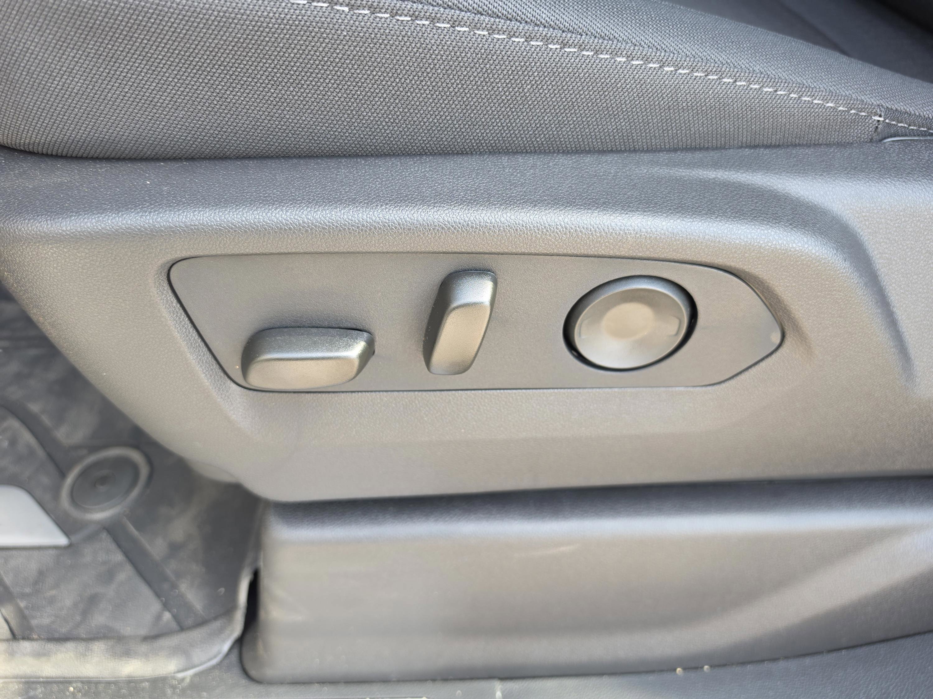 New 2026 Chevrolet Silverado 1500 LT w/ Convenience Package II image 27