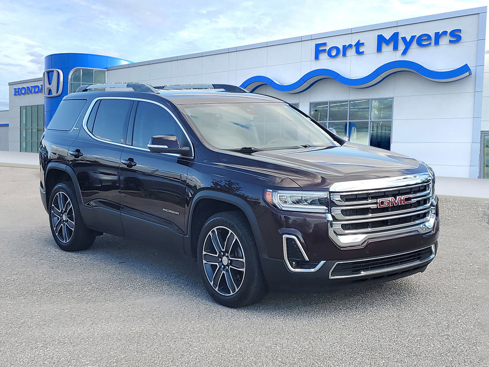 Used 2020 GMC Acadia SLT w/ Driver Alert Package II