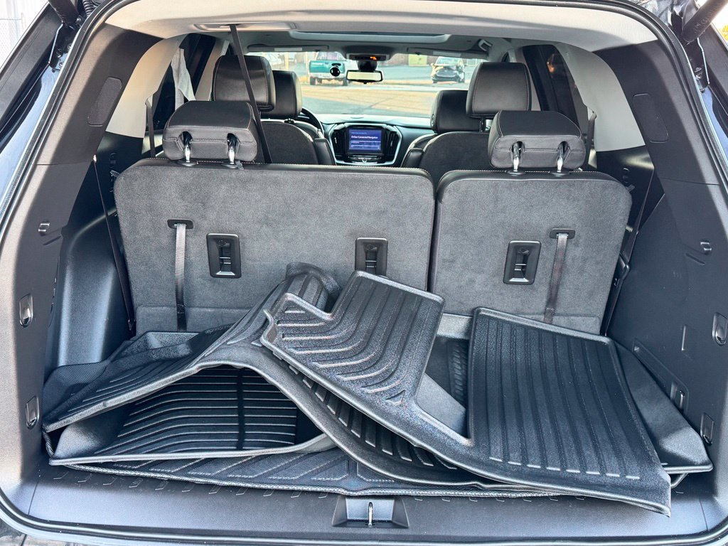 Used 2020 Chevrolet Traverse Premier w/ Redline Edition FWD image 35