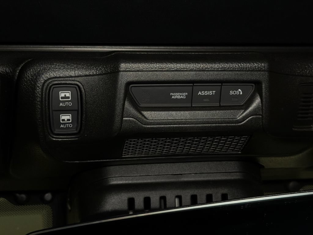 Used 2024 Jeep Wrangler High Altitude AWD/4WD image 34