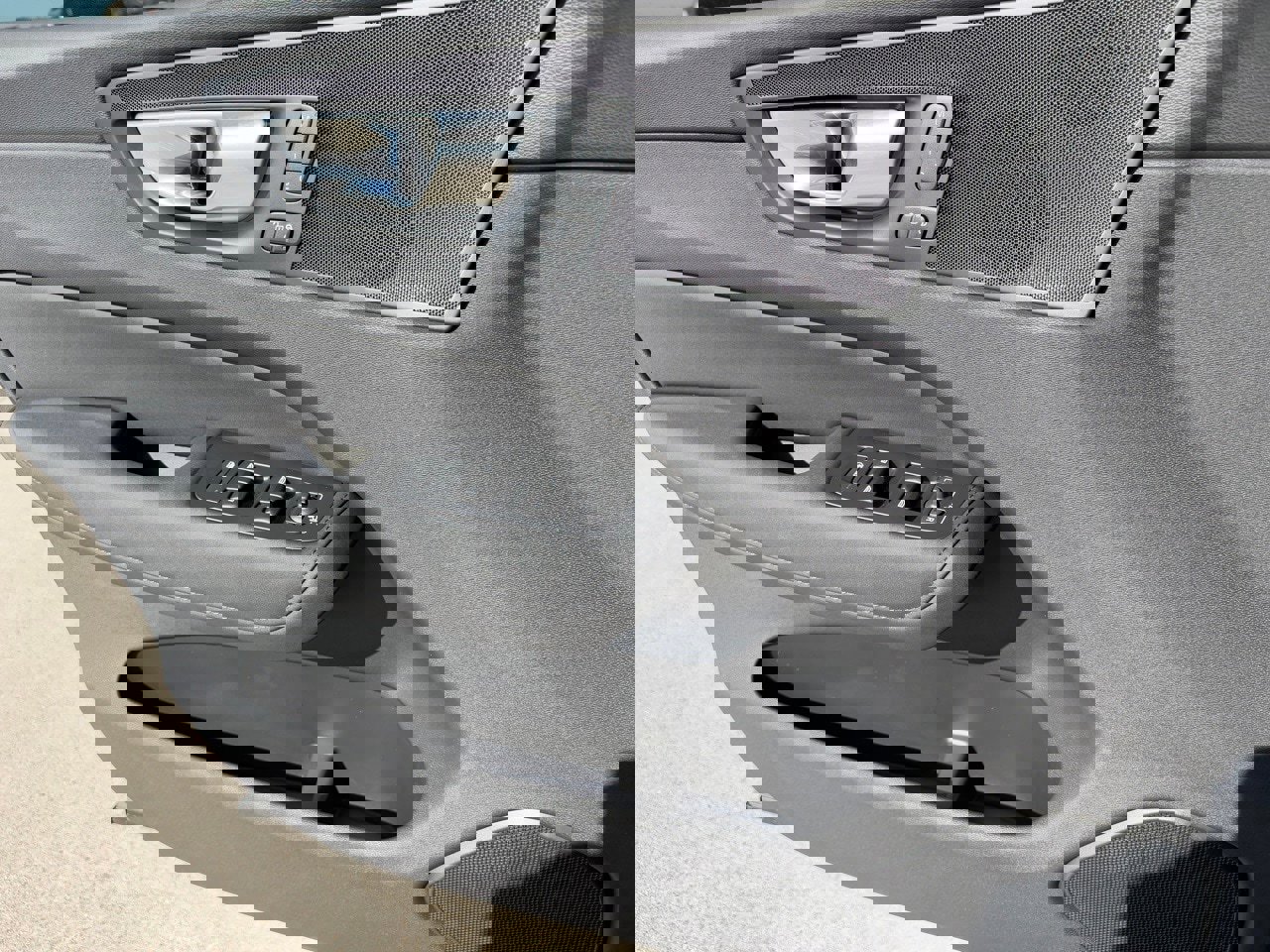 New 2026 Volvo XC60 B5 Core w/ Protection Package Premier image 18