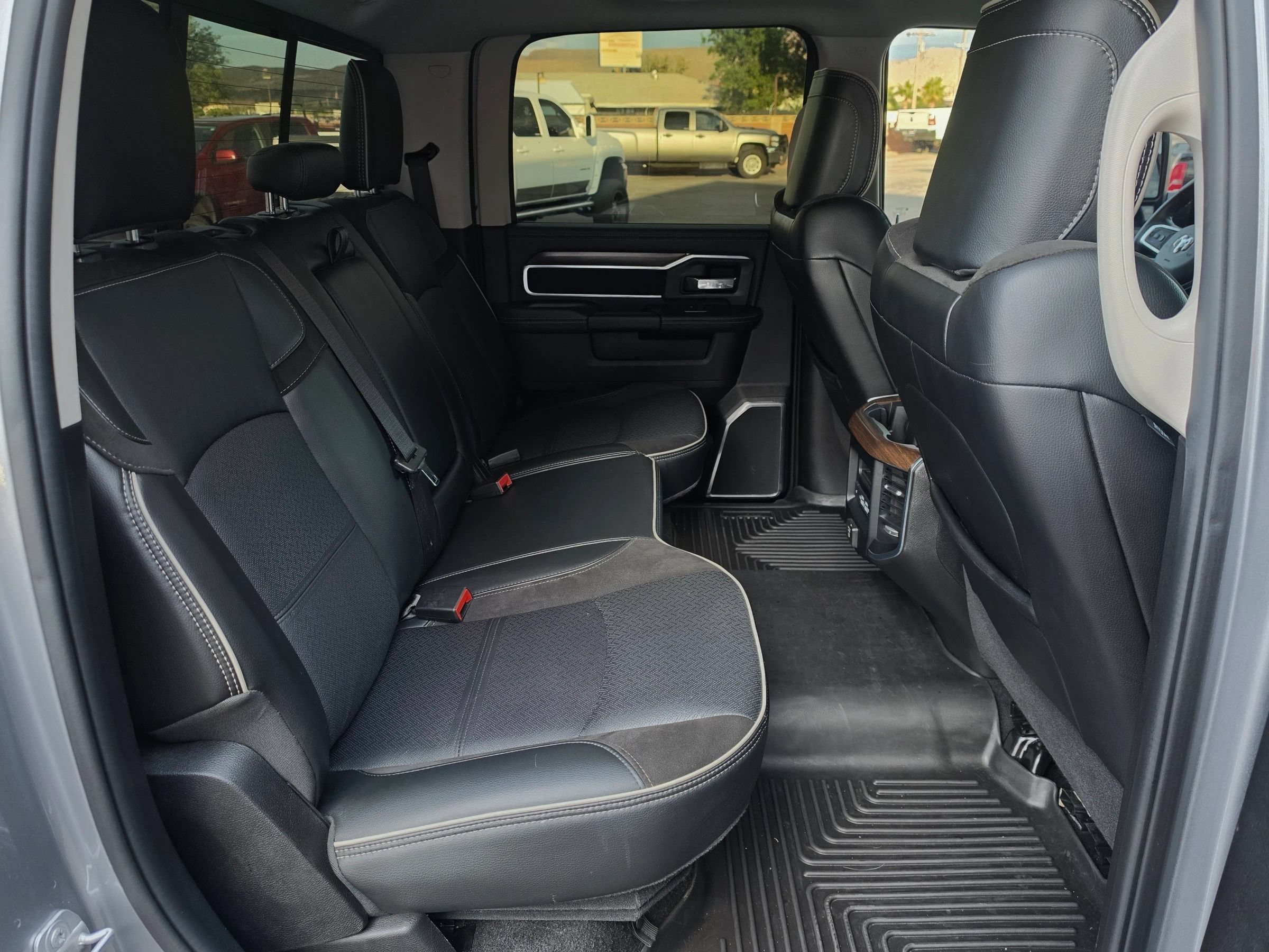 Used 2024 RAM 2500 Laramie AWD/4WD image 18