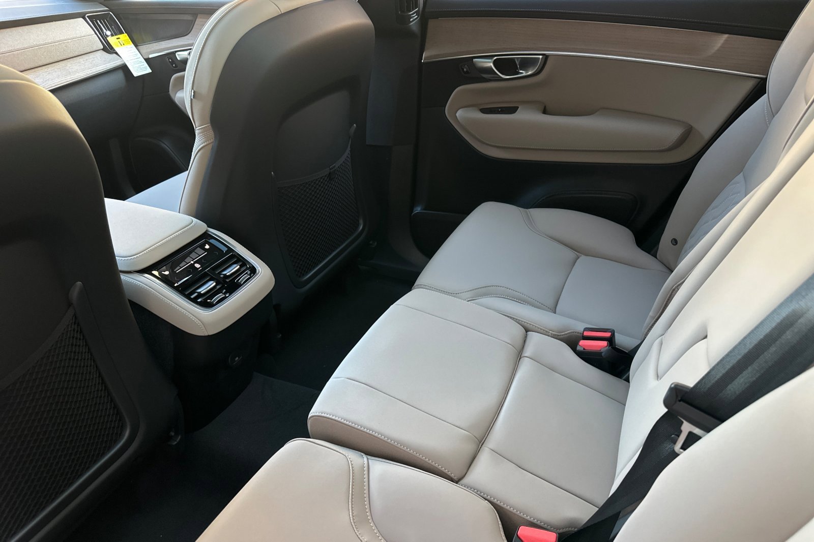 New 2026 Volvo XC90 B6 Plus w/ Protection Package Premier image 12