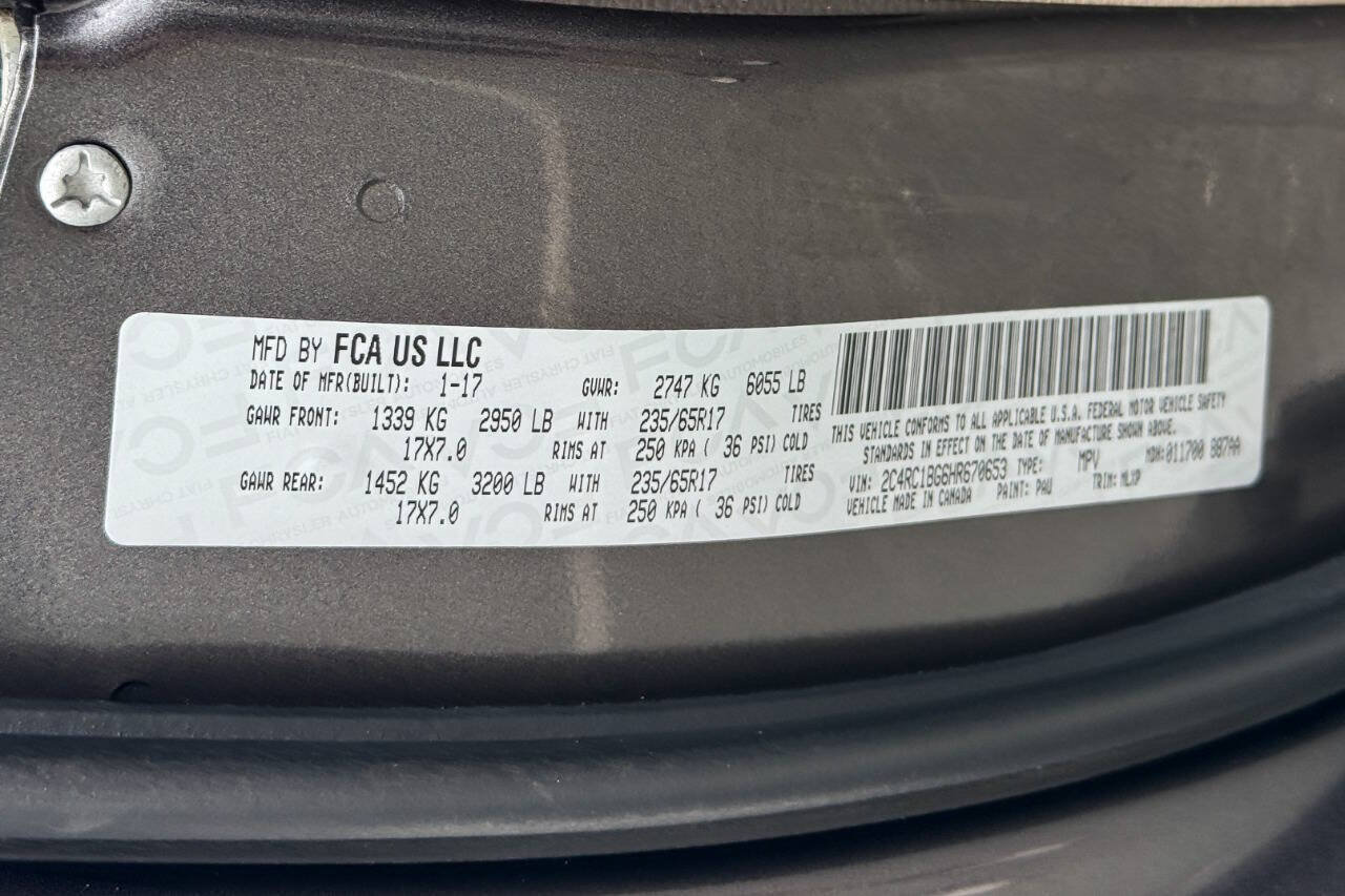 Used 2017 Chrysler Pacifica Touring-L FWD image 24