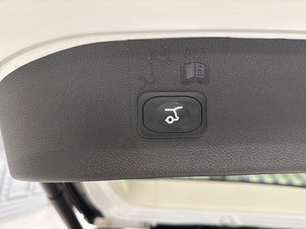 Used 2016 Ford Escape Titanium FWD image 16