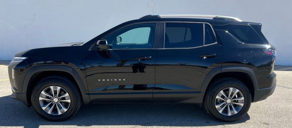 New 2026 Chevrolet Equinox LT w/ Convenience Package II image 2