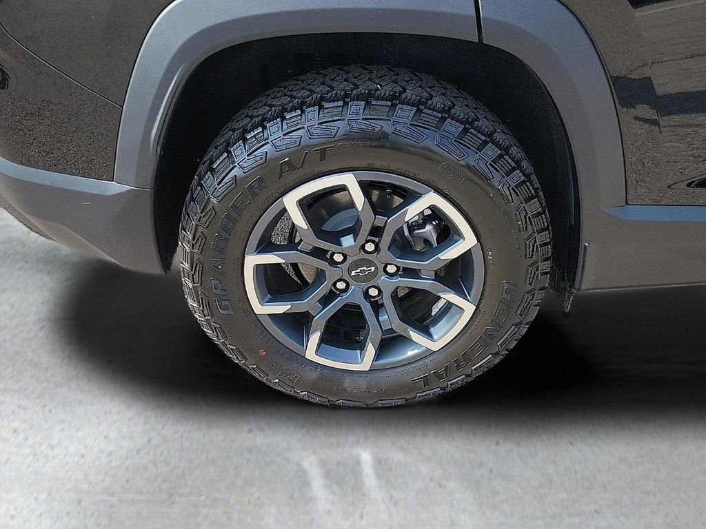 Used 2026 Chevrolet Equinox ACTIV w/ Convenience Package III image 7