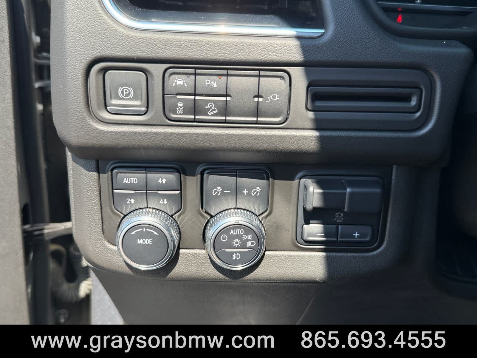 Used 2022 GMC Yukon AT4 w/ Max Trailering Package AWD/4WD image 34