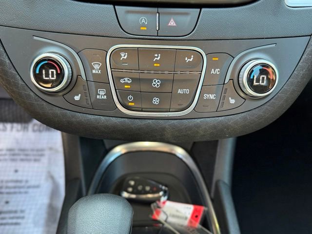 Used 2025 Chevrolet Malibu LT FWD image 16