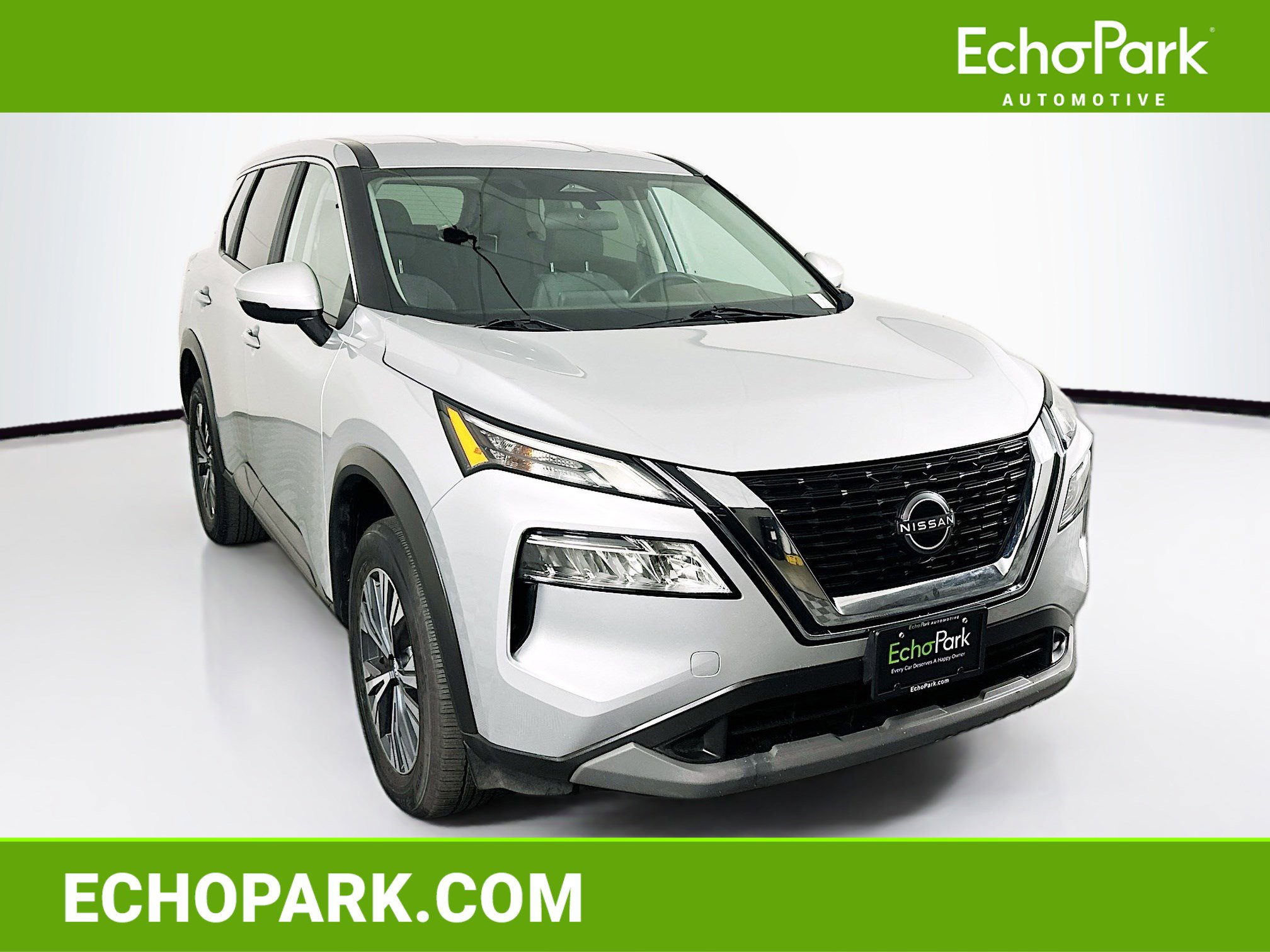 Used 2022 Nissan Rogue SV image 1