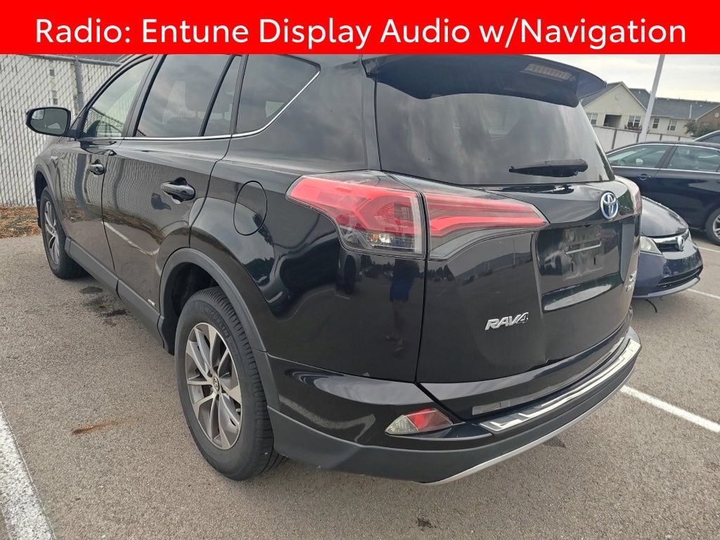 Used 2017 Toyota RAV4 XLE AWD/4WD image 4