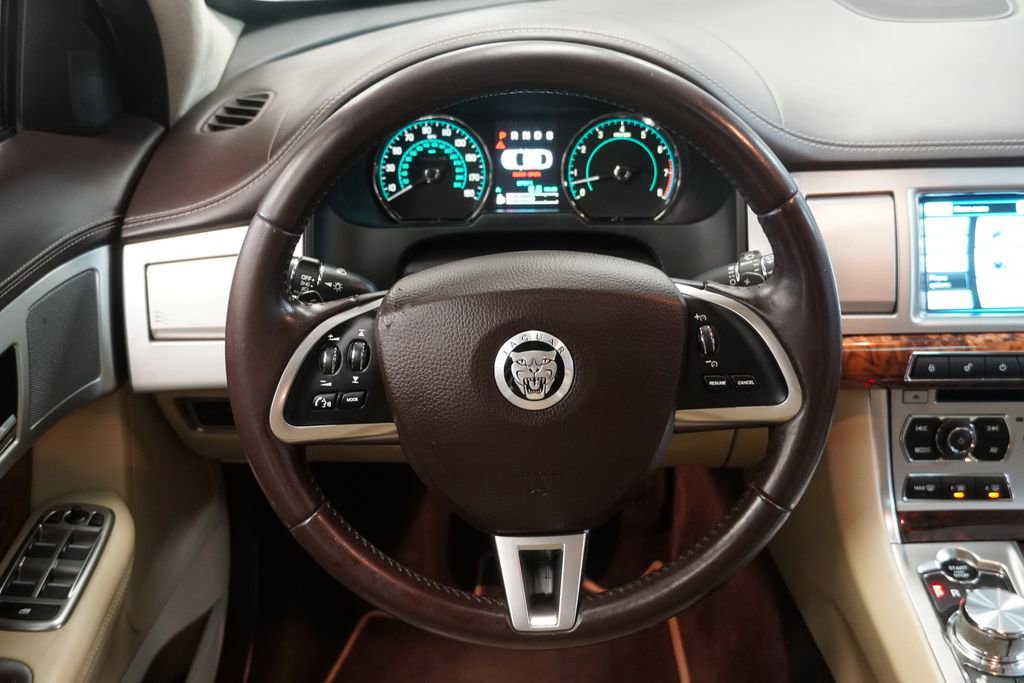 Used 2012 Jaguar XF Portfolio image 11