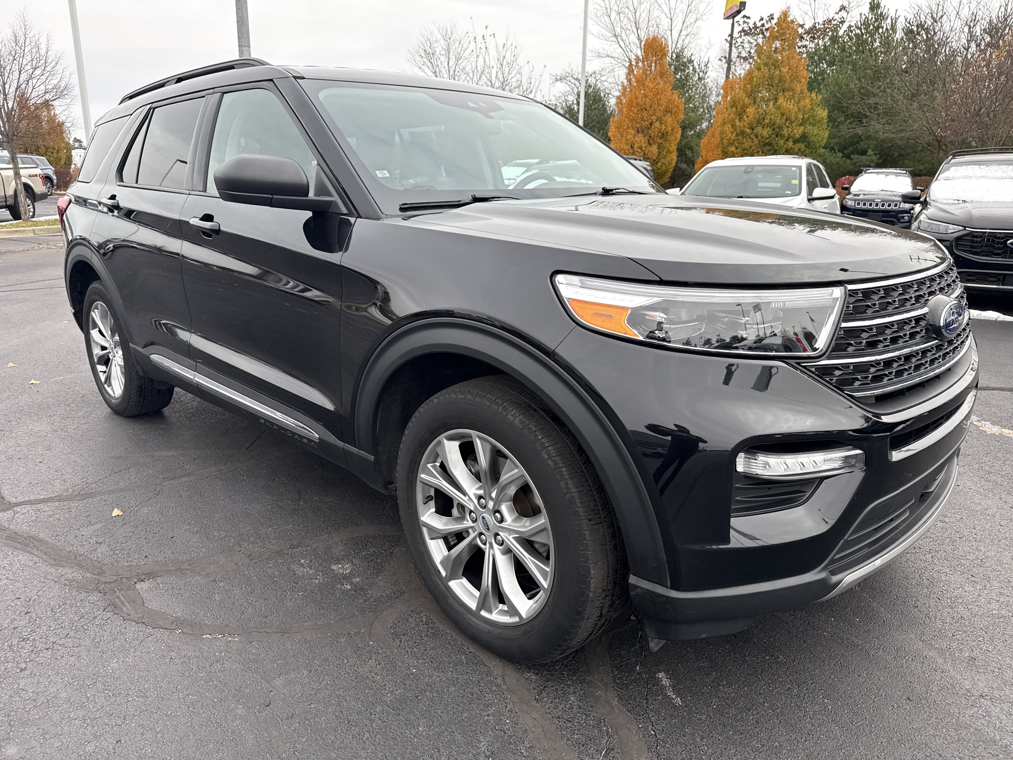 Used 2022 Ford Explorer XLT w/ Equipment Group 202A image 12