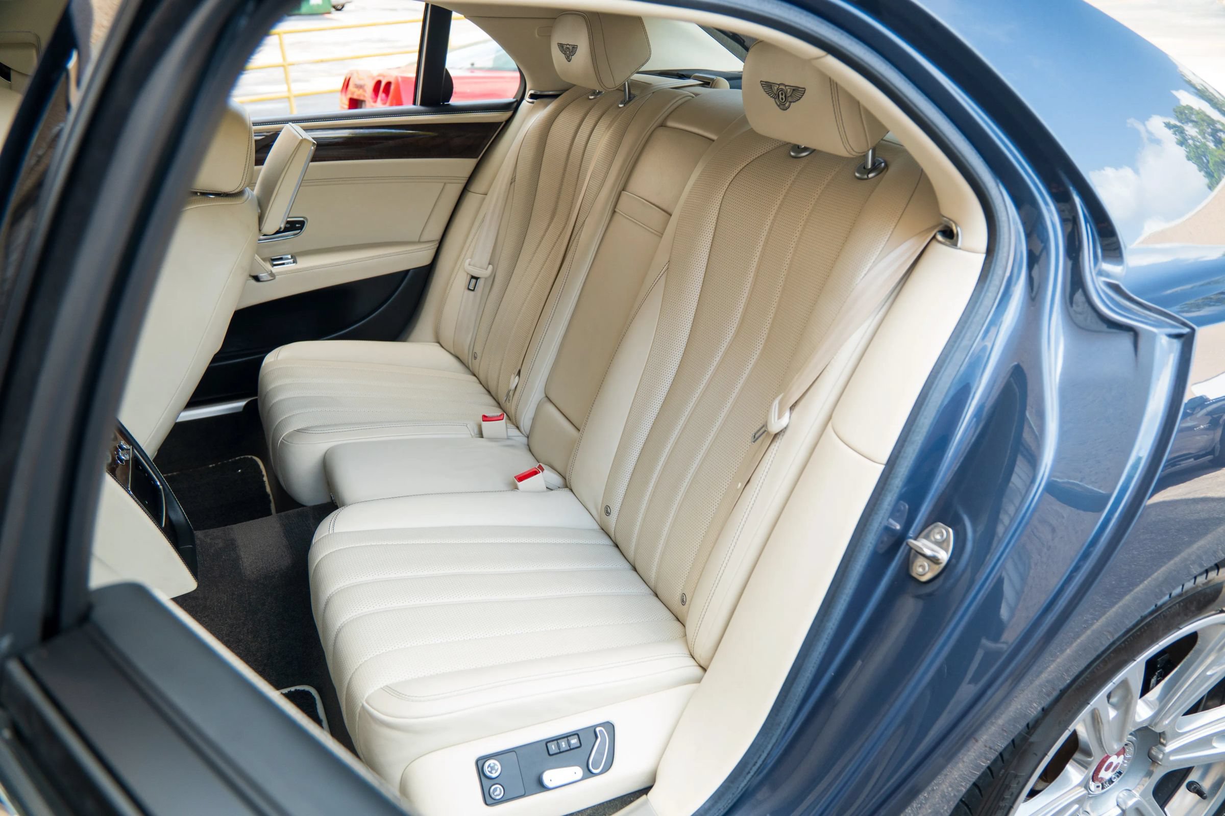 Used 2015 Bentley Flying Spur V8 AWD/4WD image 29
