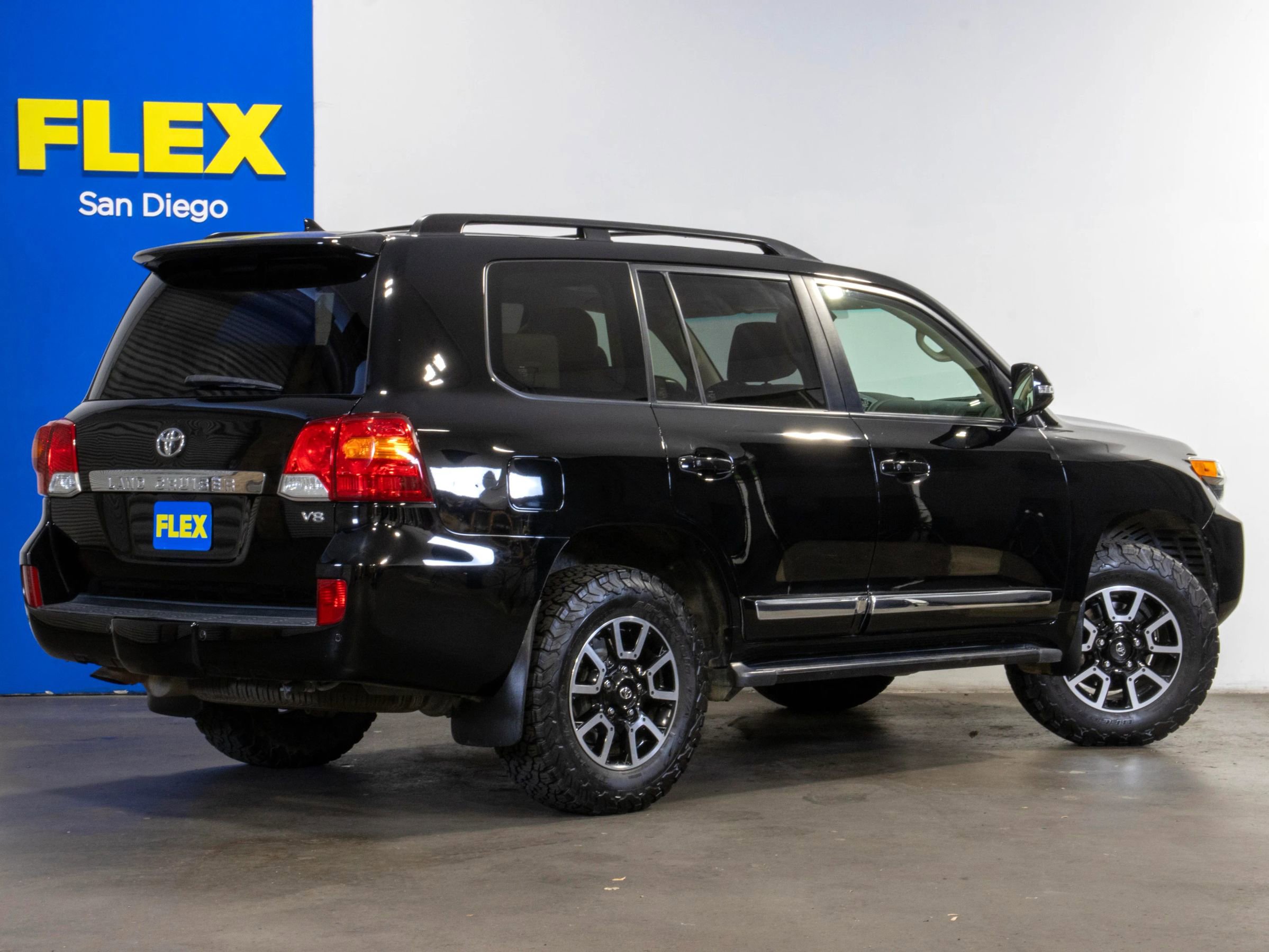 Used 2015 Toyota Land Cruiser image 5