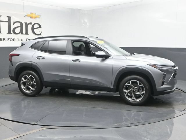 Used 2025 Chevrolet Trax LT FWD image 53