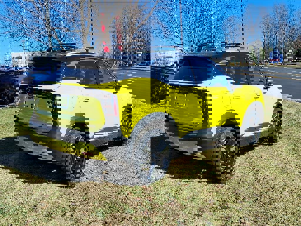 New 2026 Nissan Kicks SR w/ Cold Weather Package image 3