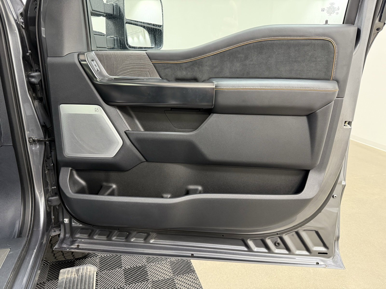 Used 2024 Ford F350 Platinum image 36