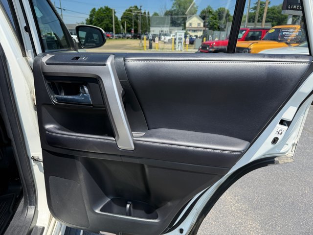 Used 2018 Toyota 4Runner Limited AWD/4WD image 33