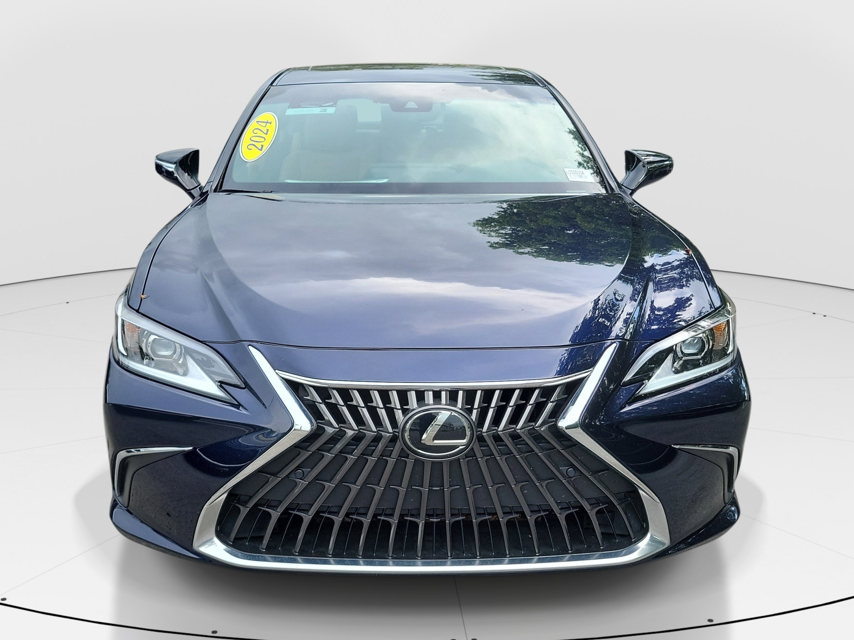 Used 2024 Lexus ES 350 w/ Premium Package FWD image 2