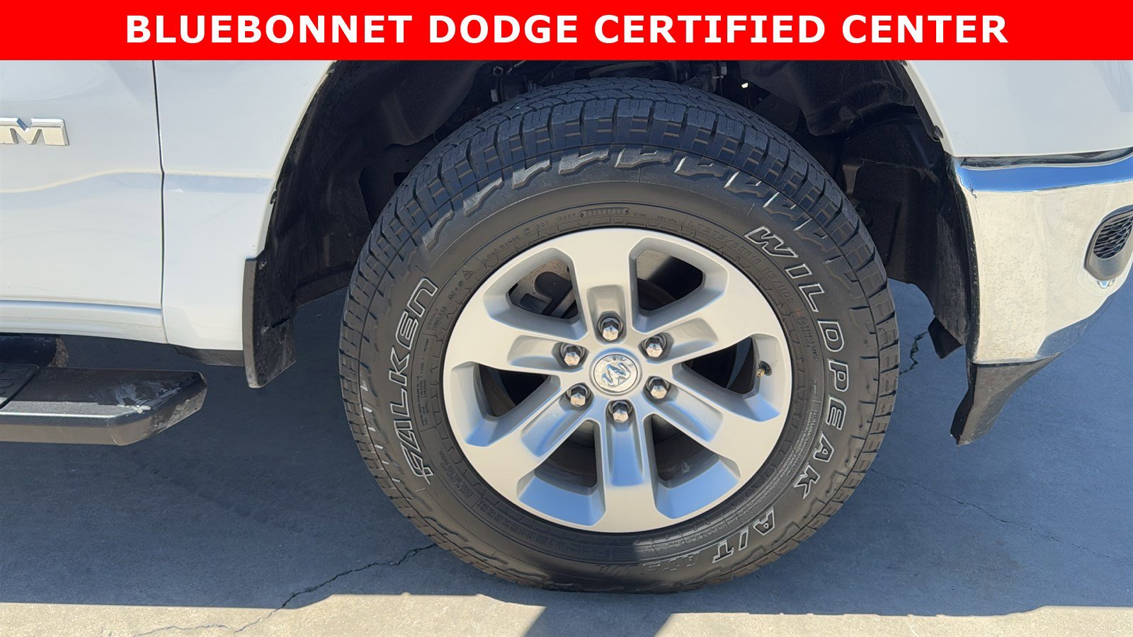 Used 2023 RAM 1500 Laramie w/ Off Road Group AWD/4WD image 34