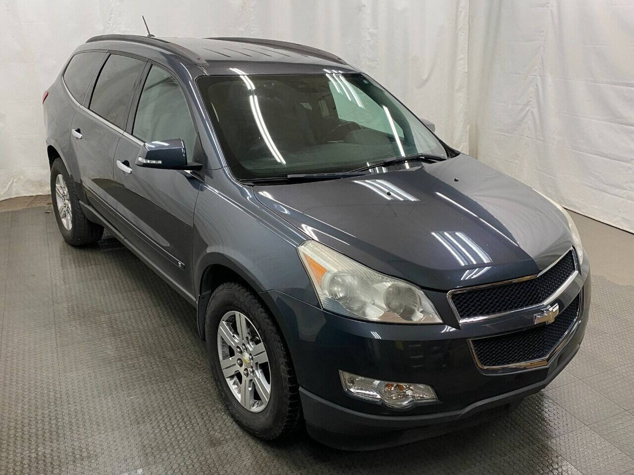 Used 2010 Chevrolet Traverse LT AWD/4WD image 2