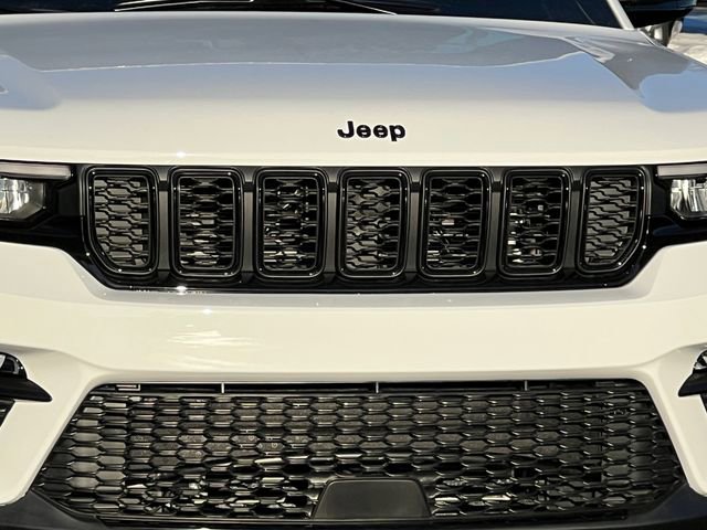 New 2025 Jeep Grand Cherokee Limited w/ Black Appearance Package image 46