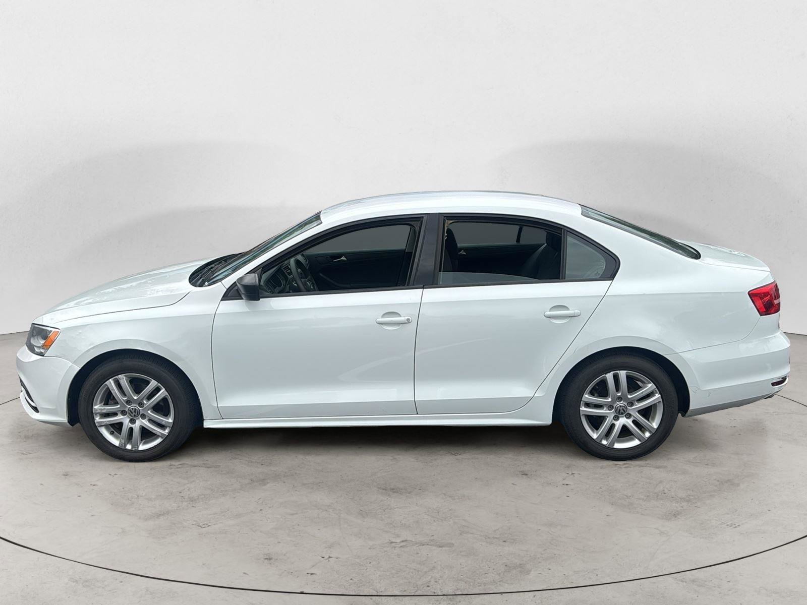 Used 2015 Volkswagen Jetta S image 4