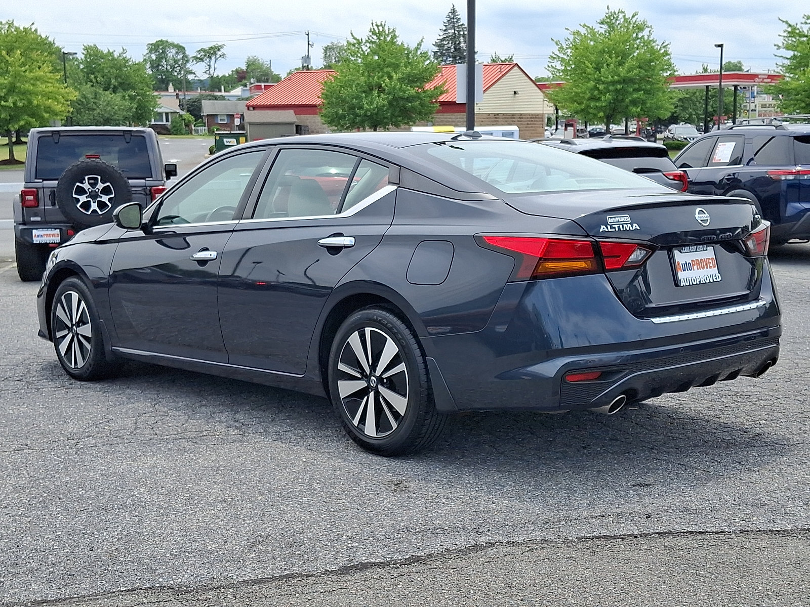 Used 2021 Nissan Altima 2.5 SV w/ SV Premium Package FWD image 4