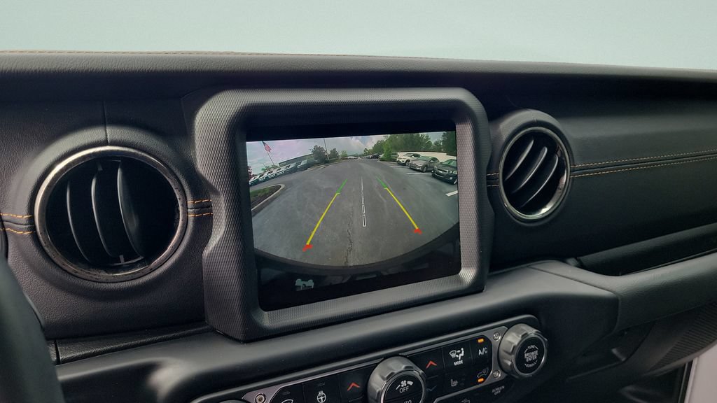 Used 2022 Jeep Wrangler Unlimited Sahara AWD/4WD image 18