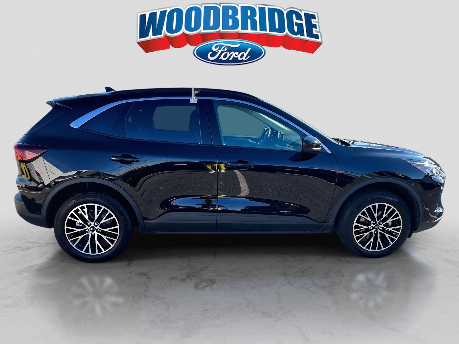 Used 2024 Ford Escape SE image 3