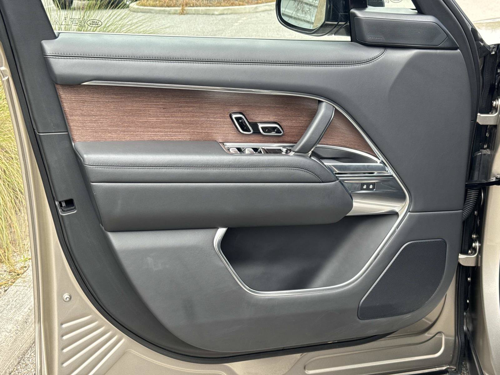 Certified 2023 Land Rover Range Rover Autobiography AWD/4WD image 20